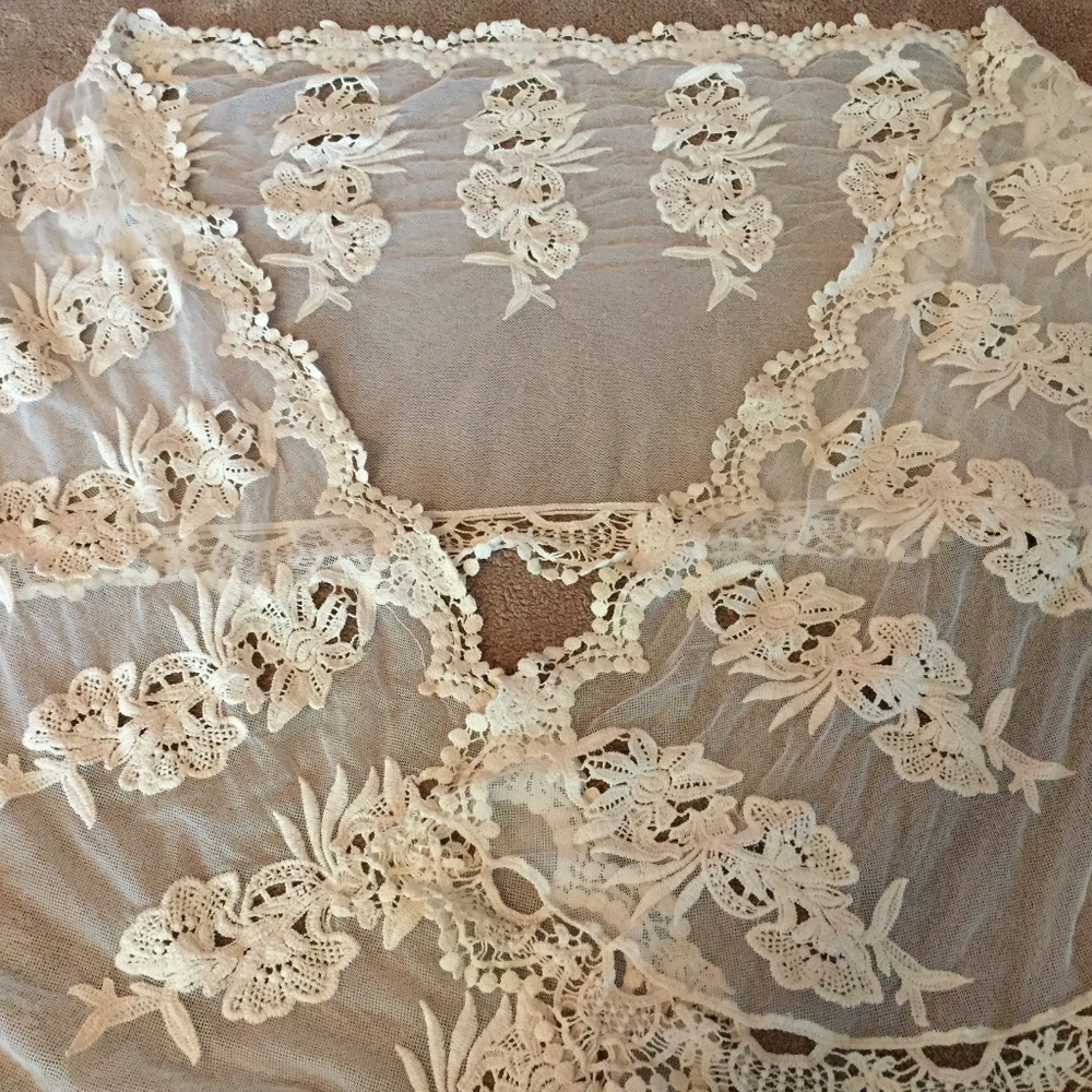 Lace scarf